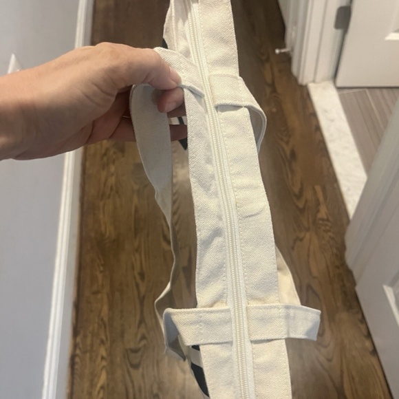 NEW 15x16 inch Manila Philippines Canvas Tote Bag with Zip Top Closure - Picture 2 of 3